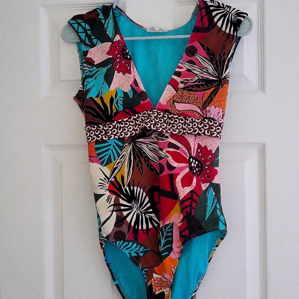 BLEU ROD BEATTIE SWIM SUIT AND WRAP COVERUP TIE SKIRT